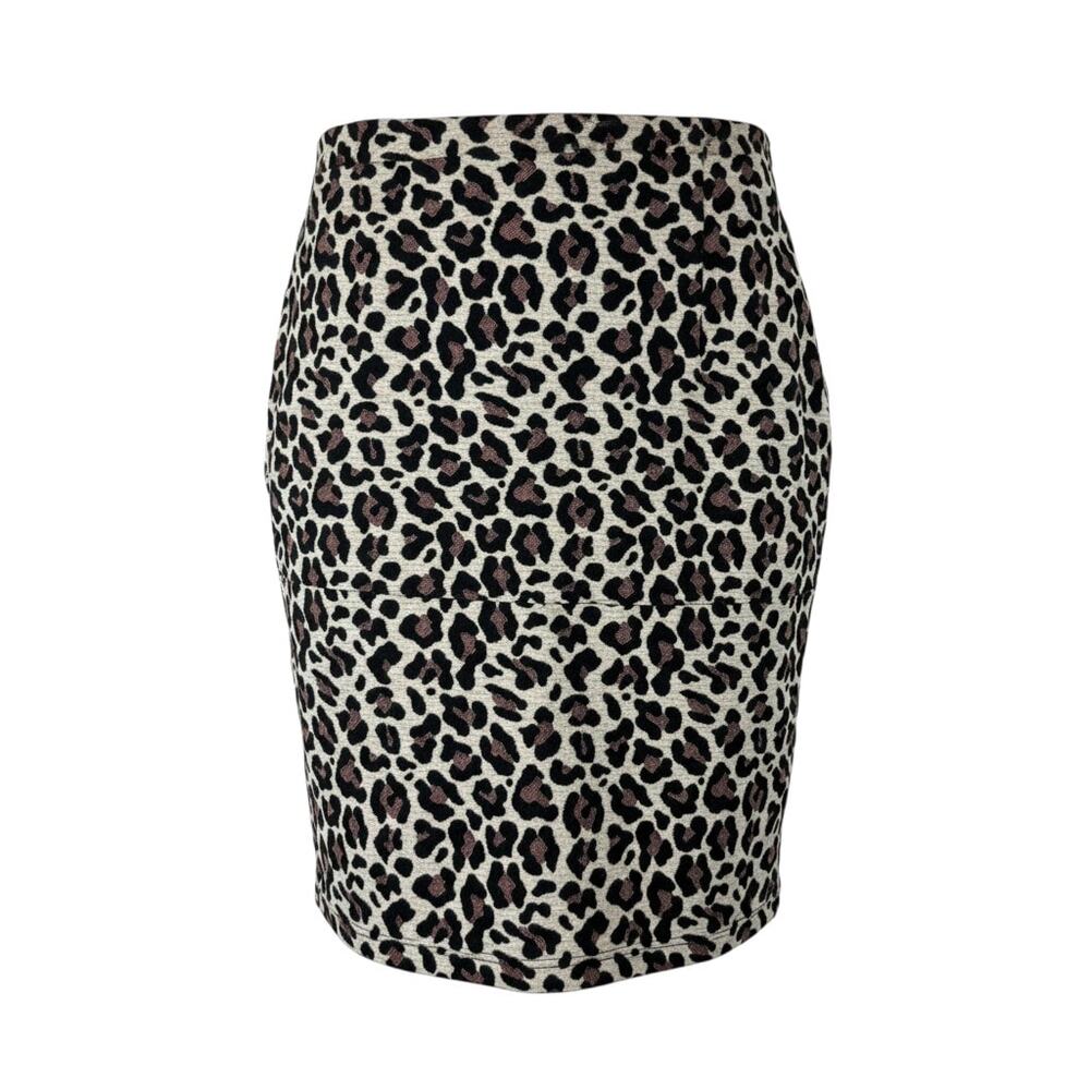 Maeve Anthropologie Leopard print knit mini skirt with front zipper and ring pul